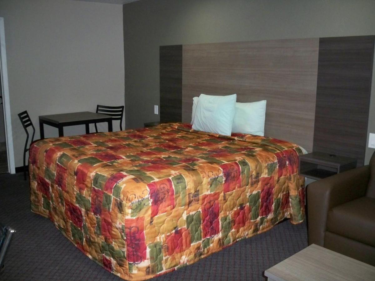 Scottish Inn And Suites Beaumont Exterior photo